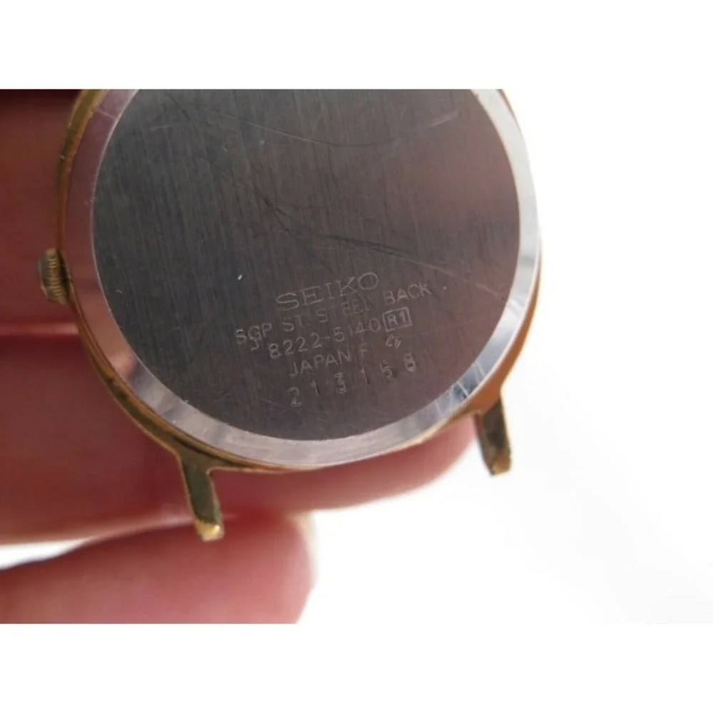 Vintage SEIKO QUARTZ Broken Men's Wristwatch 4 Parts Restoration Repair‎